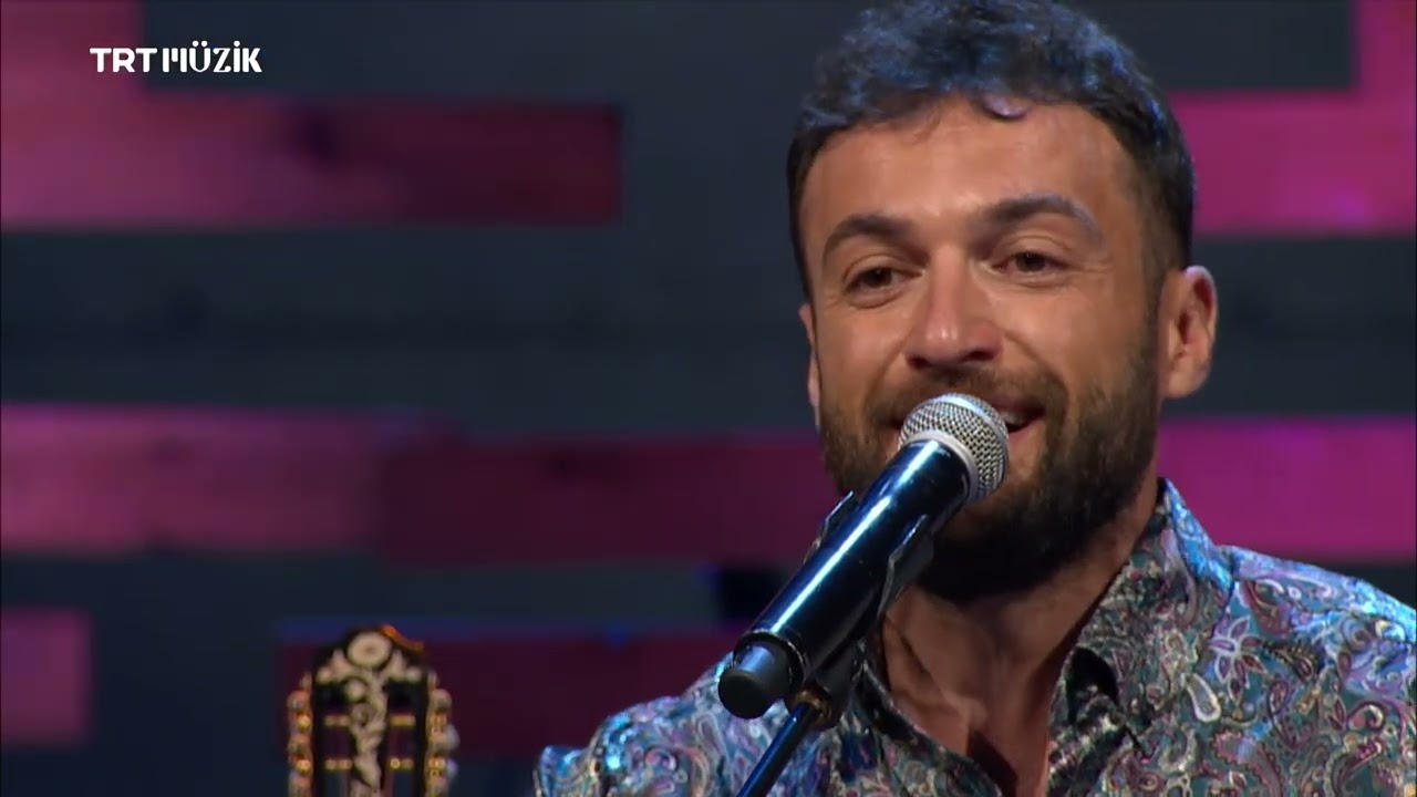 Umut Sülünoğlu - Bu Tepe Karlı Tepe & Mendilim Yele Yele  #halay