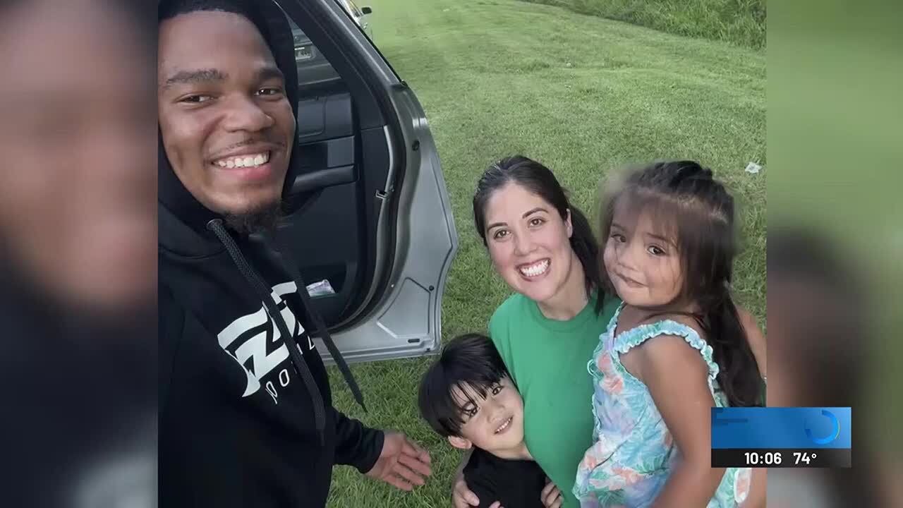LSU football player helps mom stuck on the side of road