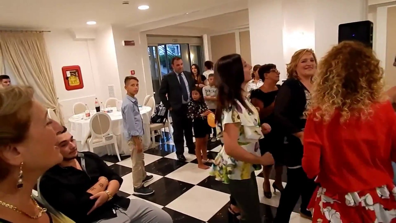 “Balli di gruppo” -  alla festa di matrimonio di Francesco Gazia e Maria Rosaria Donadio