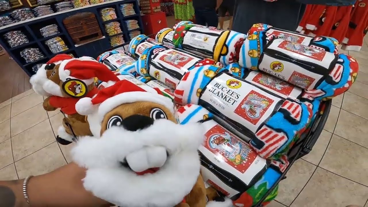 “I Finally Visited Buc-ee’s… and I Was NOT Ready 😳🦫 Craziest Gas Station in America!”