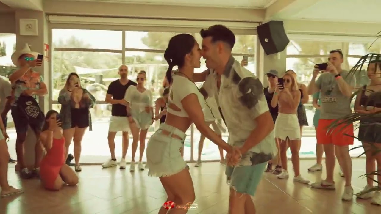 Bachata David & Inés - Romeo Santos Hilito