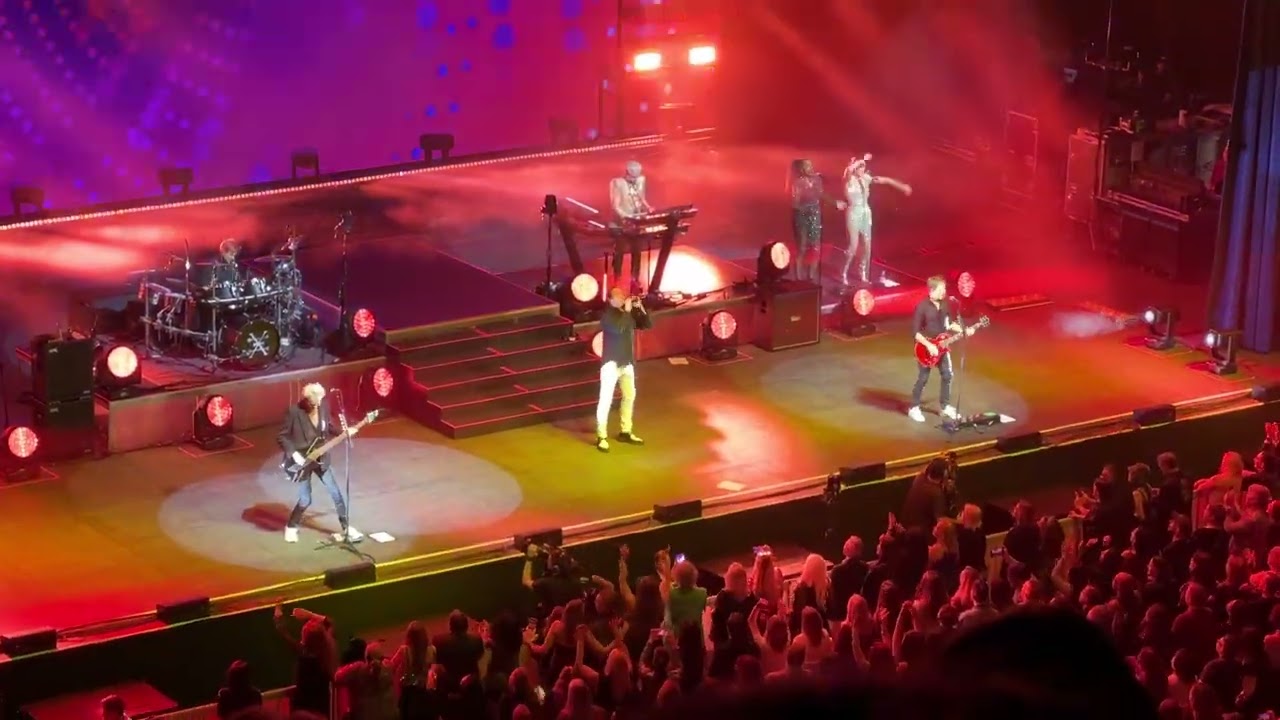Duran Duran Reach Up for the Sunrise 02Jan2026 Vegas