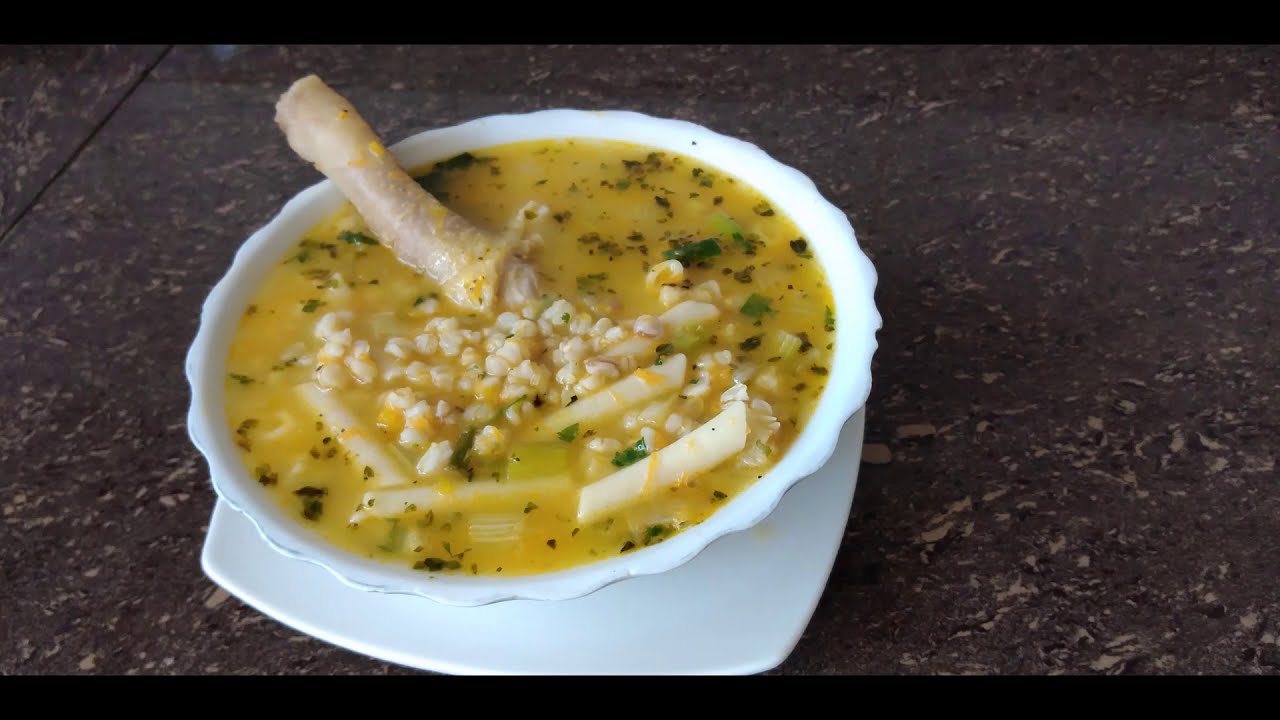 Cómo hacer sopa de gallina con trigo resbalado o llunca | Comida peruana | Cocinando con Beto