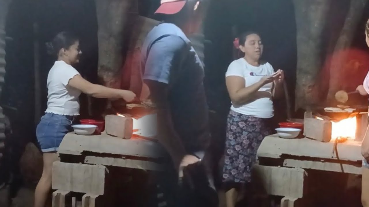 Llega chinga a contar por qué no fue al bañuario llegan los demás invitados 