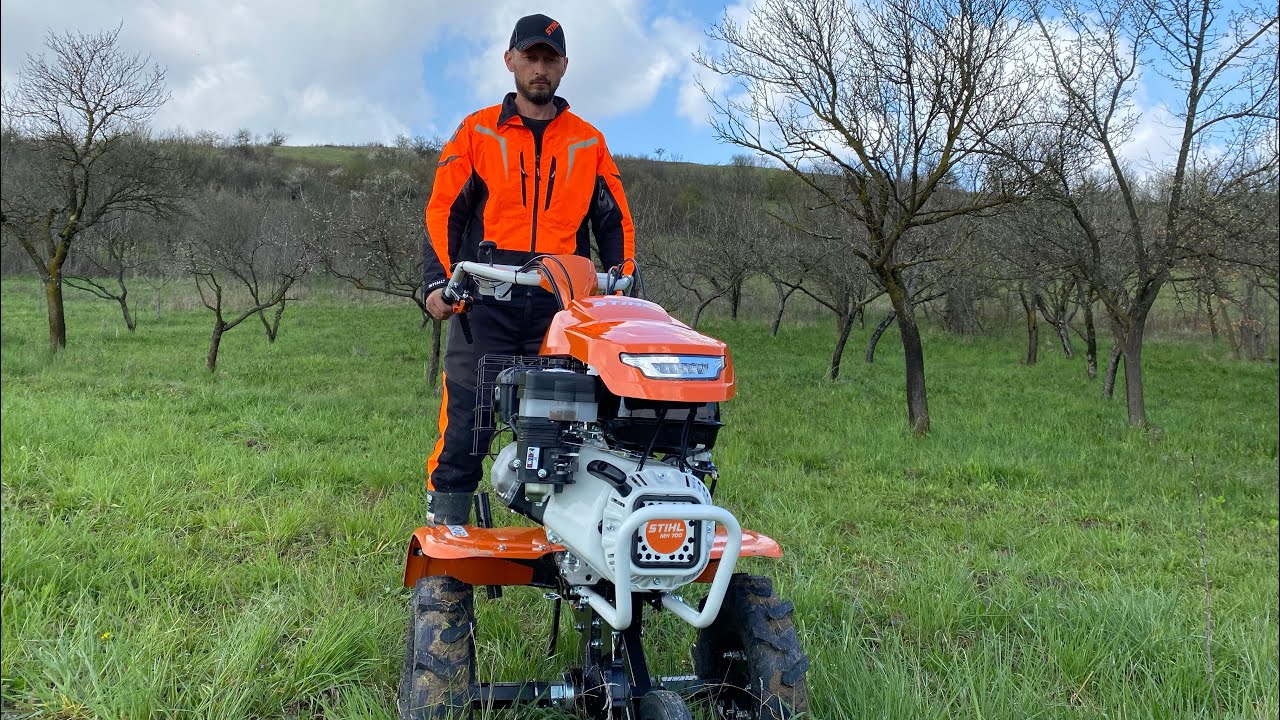 Stihl Mh 700 filling up with gear and motor oil and starting it for the first time.(Motosapa Stihl)