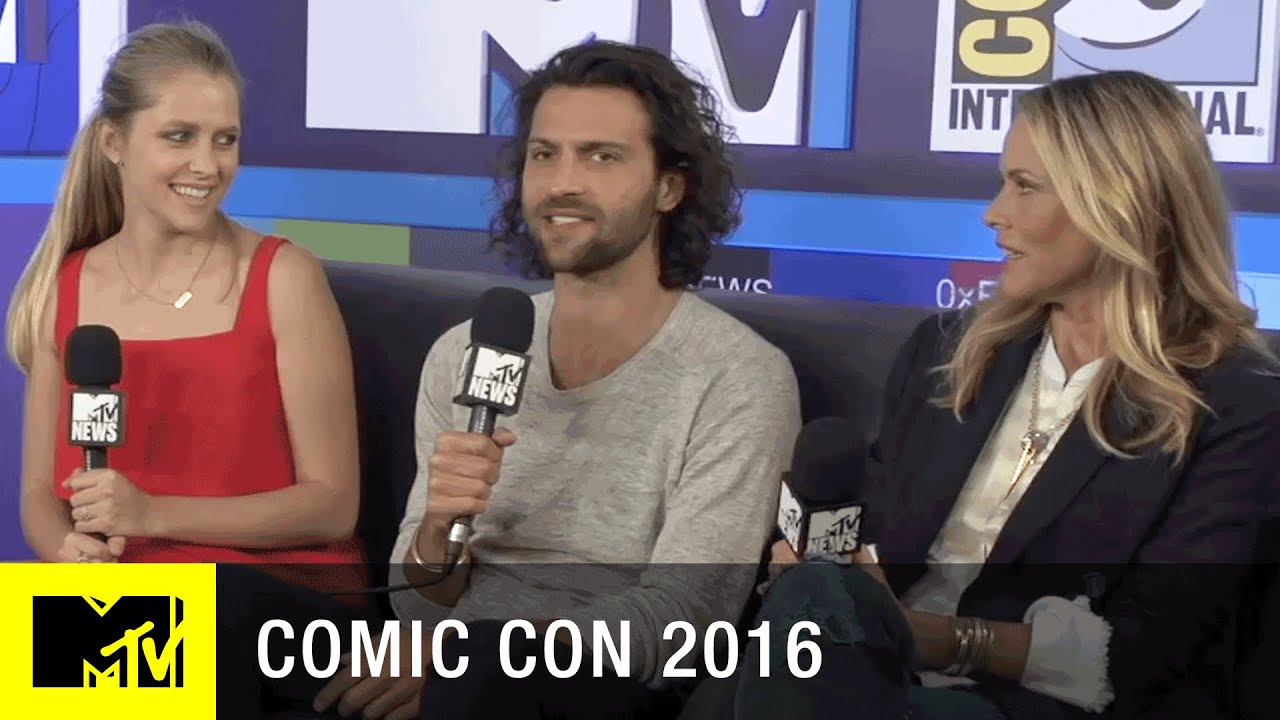The Cast of Lights Out, Scariest Movie This Year | Comic Con 2016 | MTV