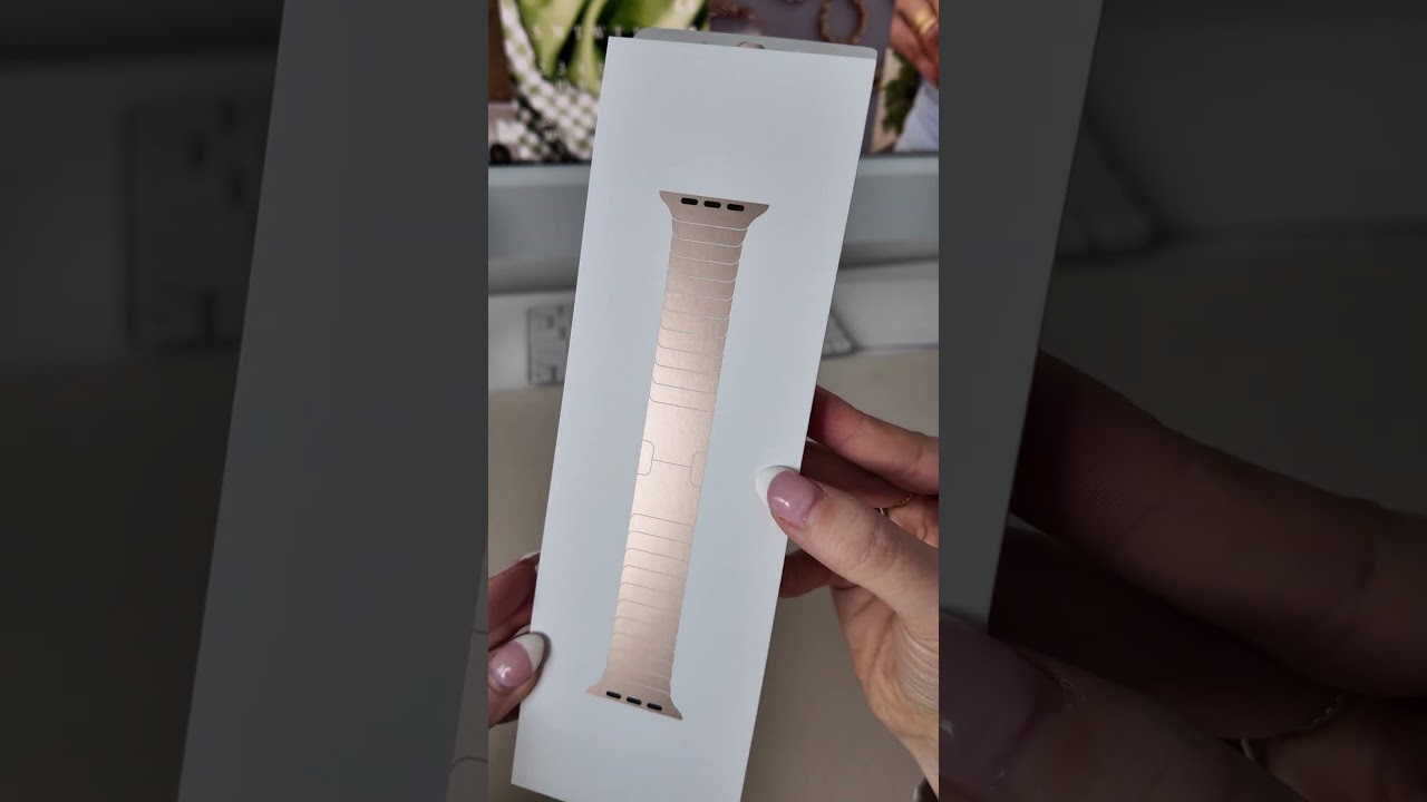 Nuovo Apple Watch Series 10 in oro titanio 😮&zwj;💨 #unboxing #asmr #applewatch #applewatchseries10