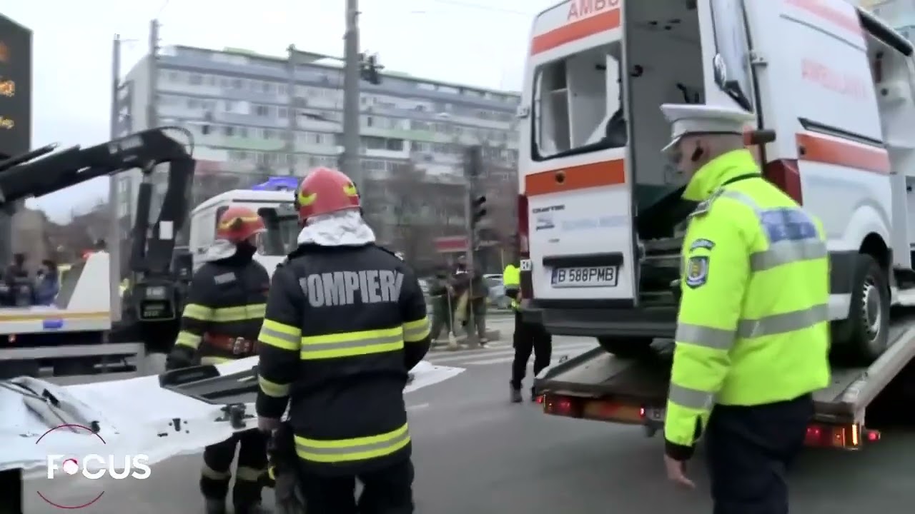 Ambulanță răsturnată în București