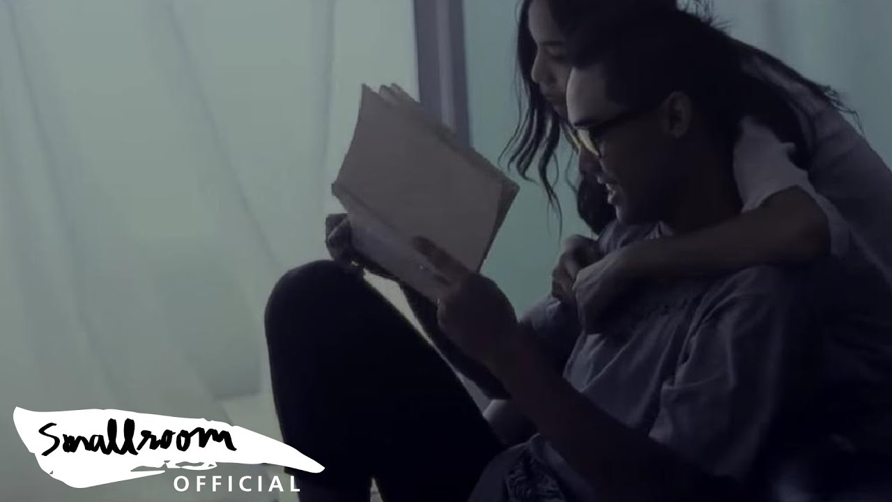 Greasy Cafe - ภายใต้ท้องฟ้าสีดำ [Music Video]