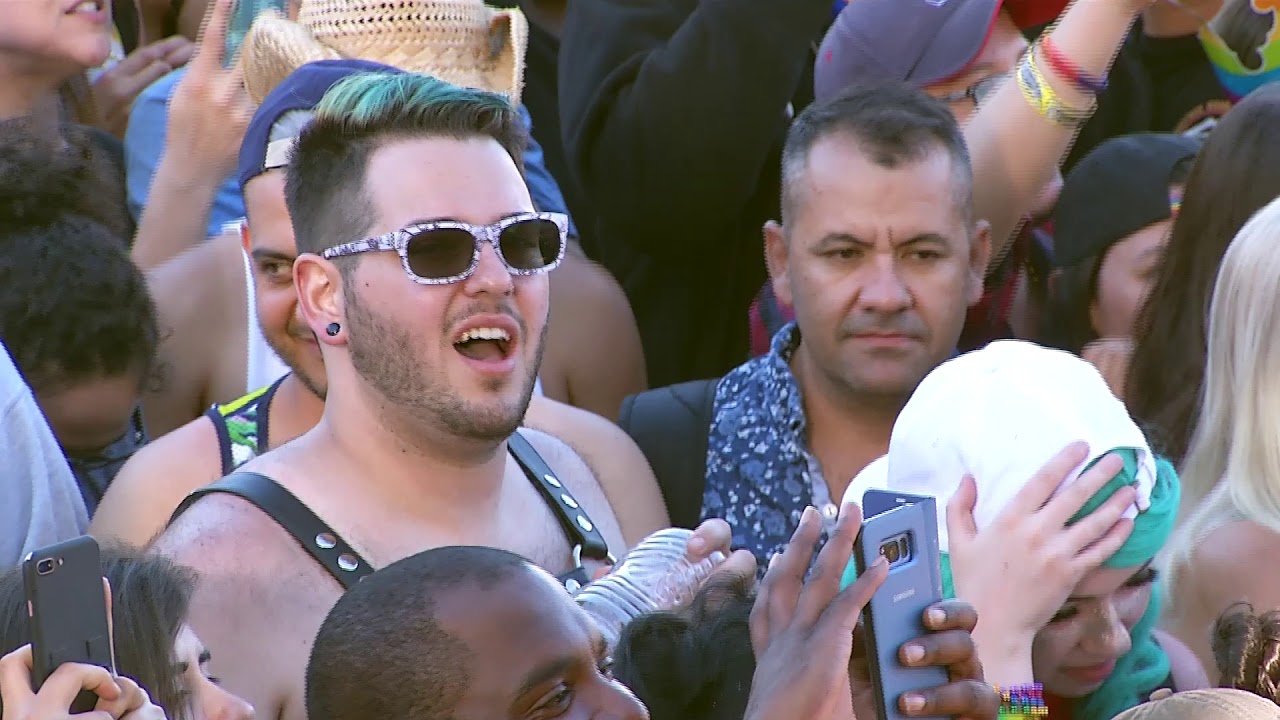 2017 SF Pride Main Stage: Betty Who