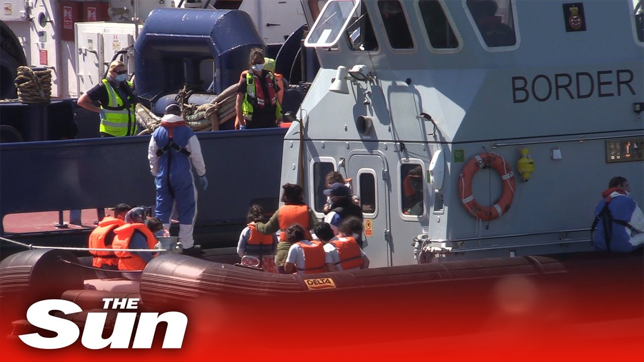 Another 'record breaking' number of illegal migrants make crossing to UK