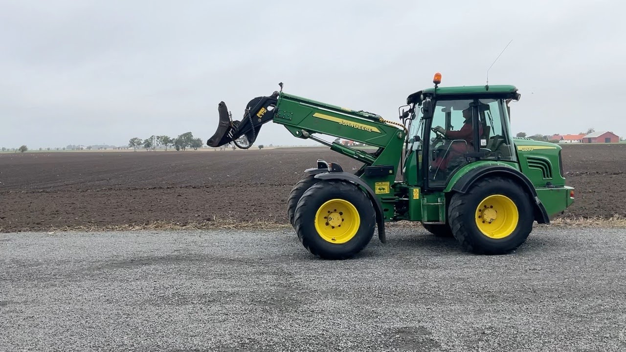 Köp Teleskoplastare John Deere 3800 på Klaravik