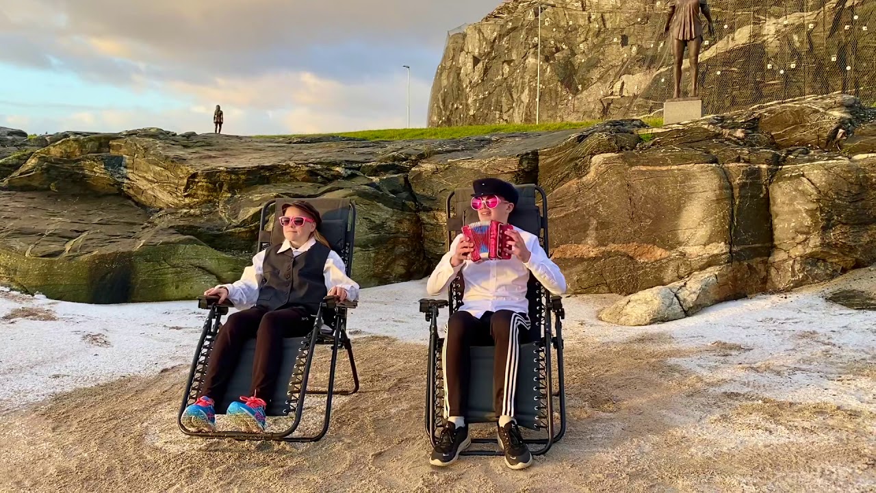 Austevoll Ungdomsskule Musikkvideo- Fin I Bikini