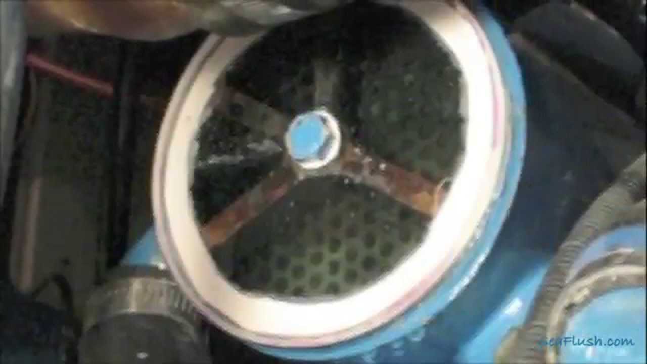 Как очистить теплообменник лодочного двигателя с помощью средств Sea Flush и Barnacle Buster