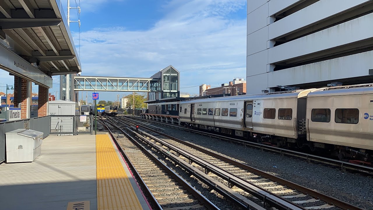 MTA Long Island Rail Road Afternoon Main Line Action @ Mineola (10/25/23)