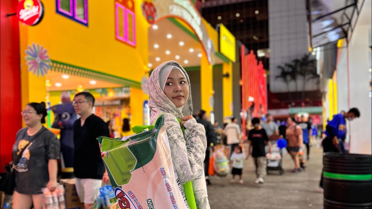 Random ke PRJ Beli ciki gede sampai masuk rumah hantu (Selfi Yamma/Vania/Aco)