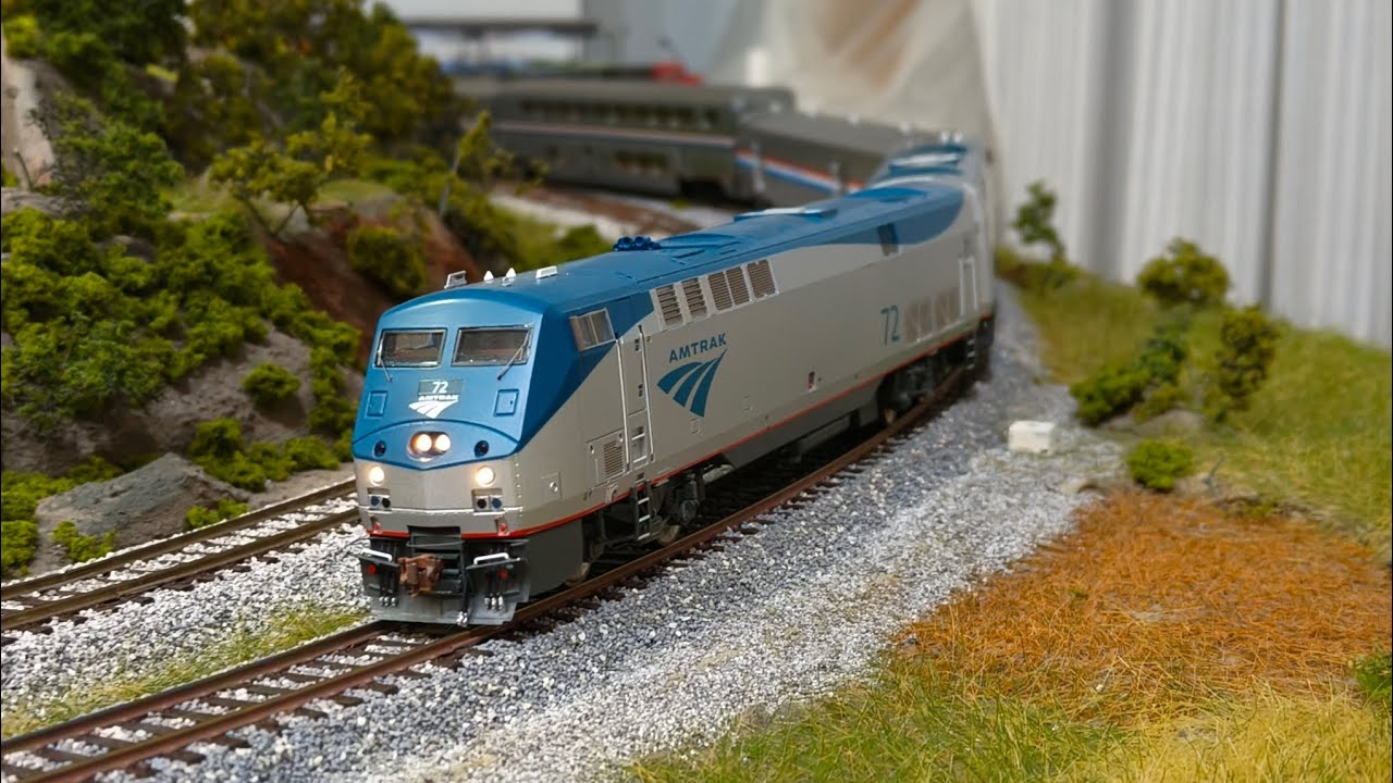 Amtrak Superliner HO Scale