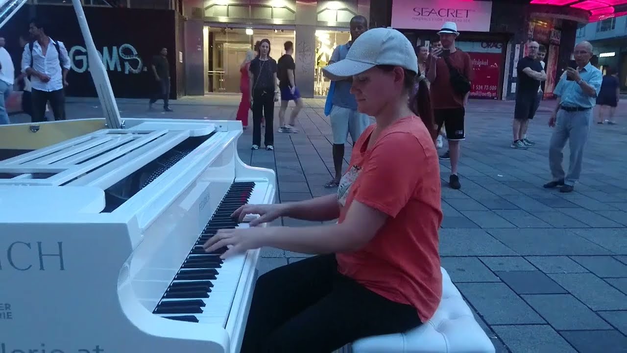 PUBLIC Street Piano! 🎹 🎶Piano 🤍