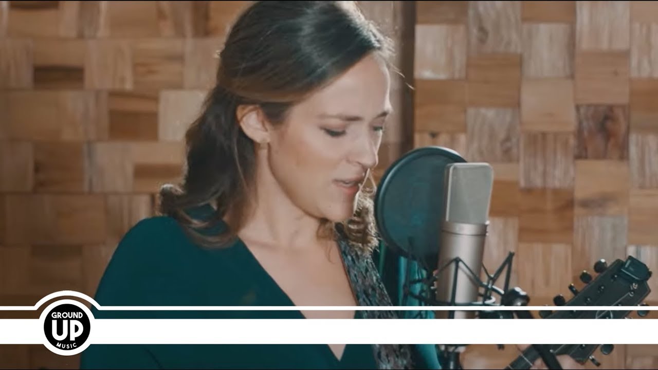 Becca Stevens & Attacca Quartet - For You The Night Is Still (Live Performance Video)