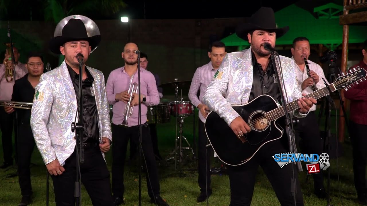 Los MyM De Martin y Manuel Ft. Banda Los Tierra Blanca - Yo Protejo Al De Ojos Claros (En Vivo 2022)