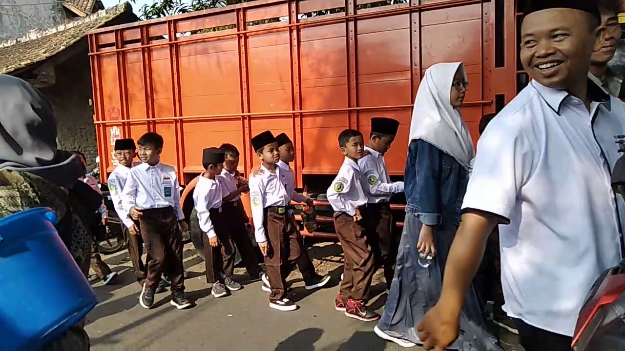 SAMENAN YPI DAARUSSALAAM CISAAT SUKABUMI TAHUN AJARAN 2018/2019