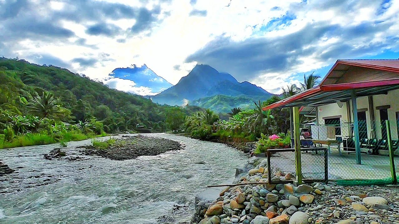 CLIMBING MOUNT NUNGKOK 1652 m KG TAMBATUON KOTA BELUD SABAH BORNEO 20 DEC 2019