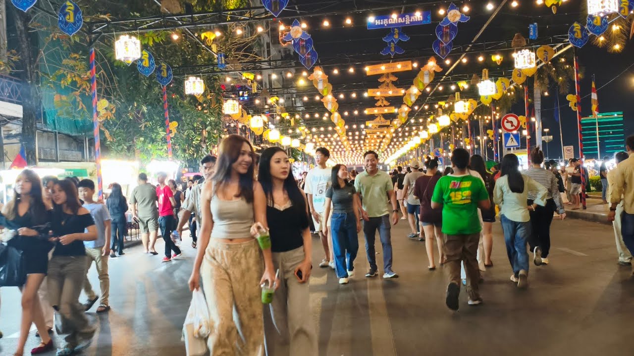 Walking Street Phnom Penh Cambodia 🇰🇭 | Explore Night Life, Street Food & City Vibes
