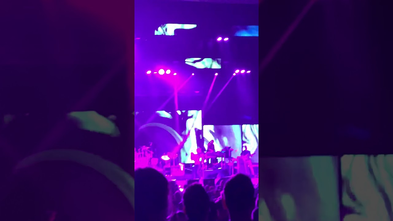 Incubus- Wish you were here - final song - October 15, 2019 -Toronto