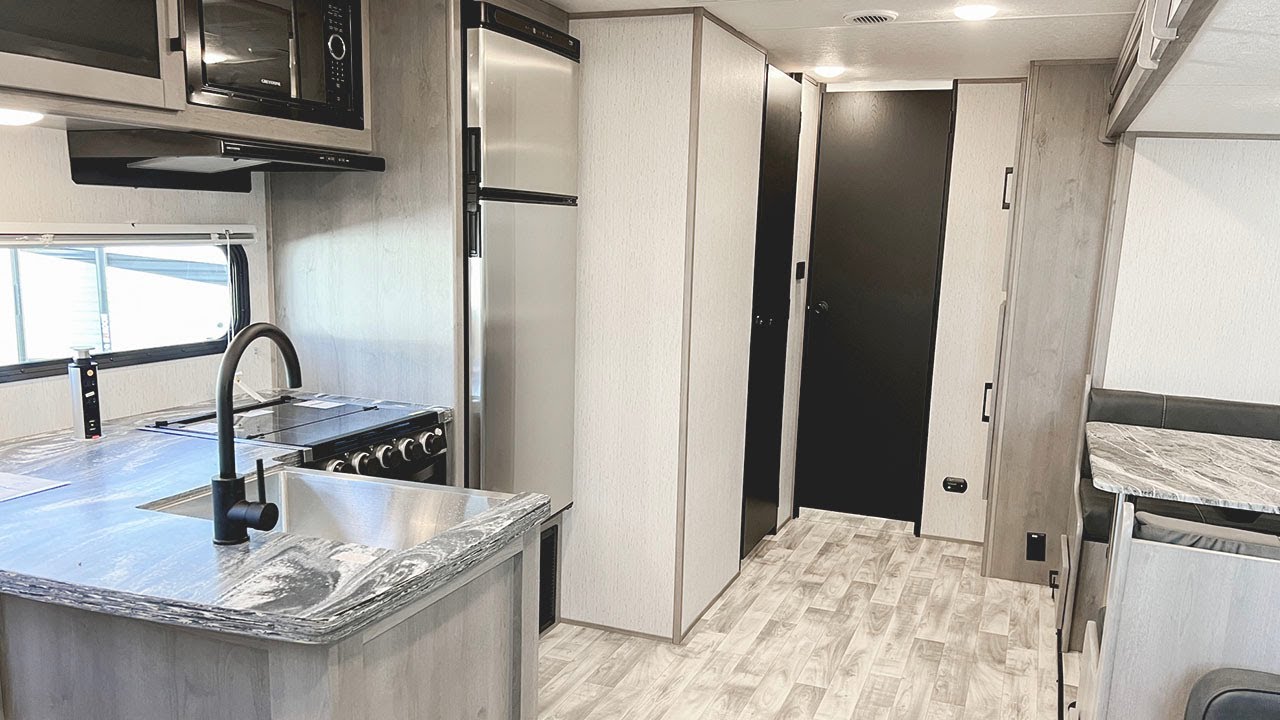 2022 Dutchmen RV Kodiak Ultra-lite 283BHSL Bunkhouse RV Features | RV Dealer in Grand Rapids, MI