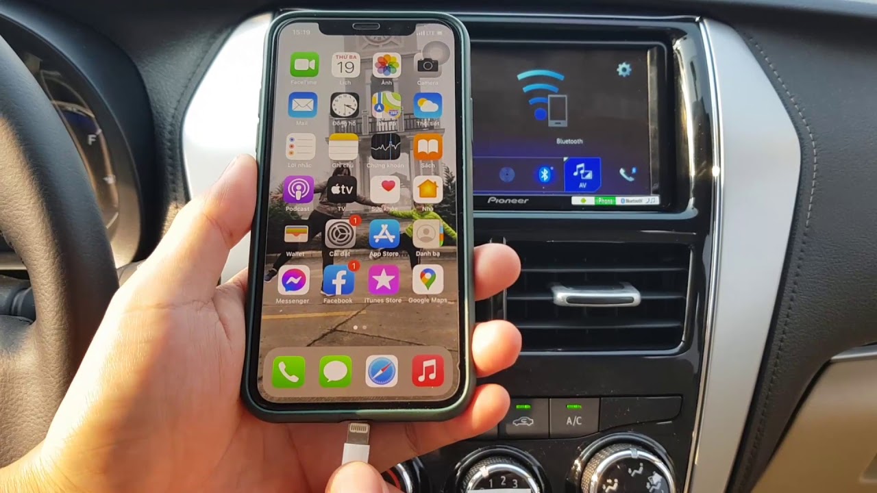 Sử dụng xe Toyota| Kết nối Iphone với màn hình DVD trên xe