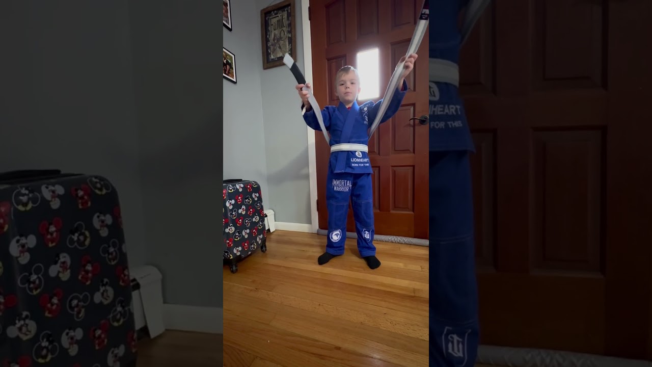 How to tie a BJJ belt