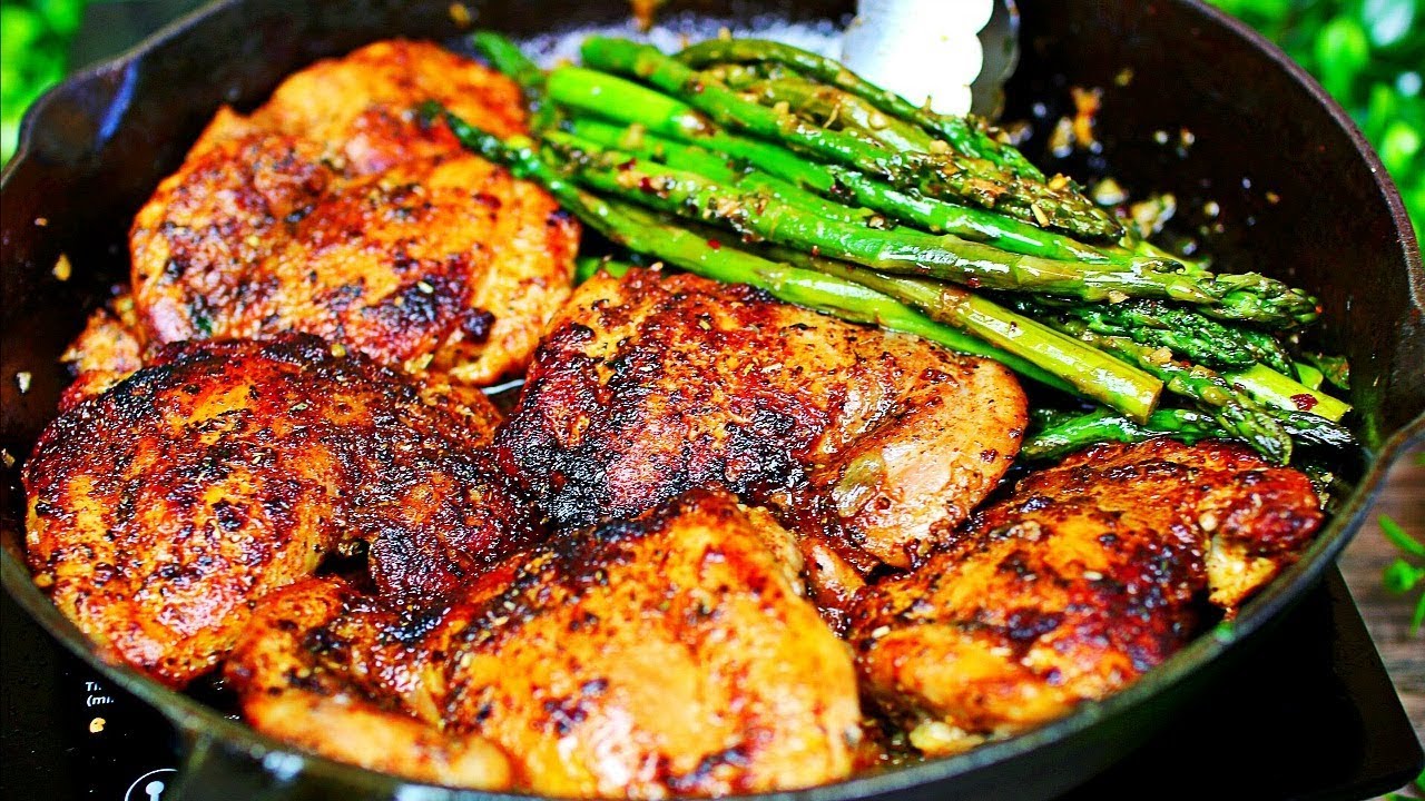 Garlic Butter Chicken and Asparagus Recipe - Easy Chicken & Veggies