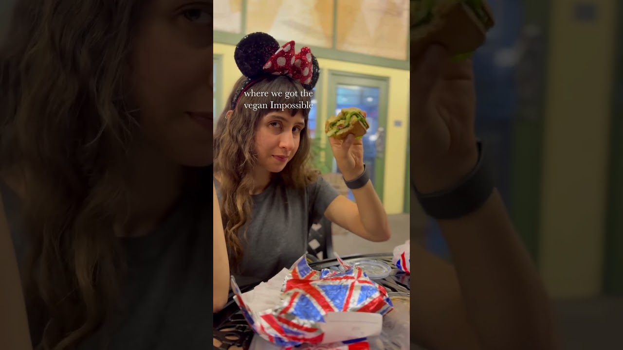 vegan food at Disney springs Orlando 😎😎 day 1 of 7 days of vegan Disney #shorts
