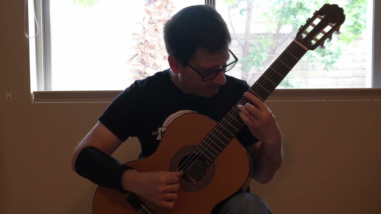Philip Hemmo plays Asturias by Albeniz - Kremona F65C demo