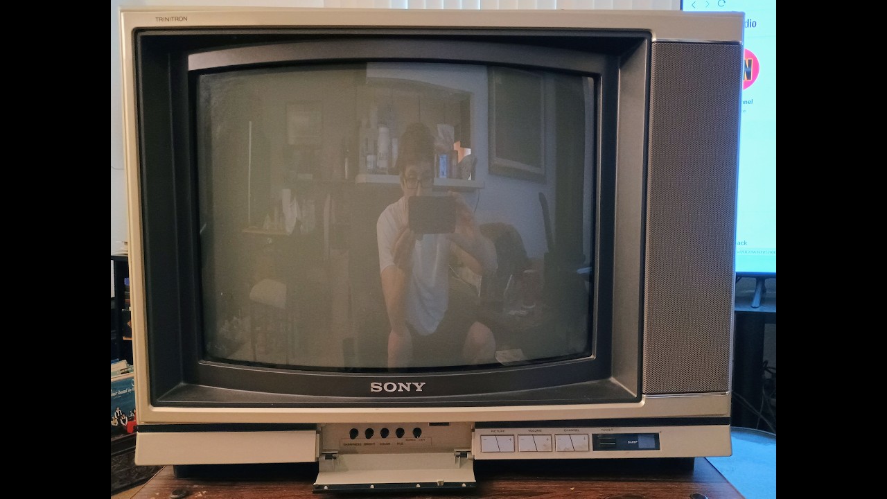 ЭЛТ-телевизор Sony Trinitron 1989 года найден! Давайте попробуем.