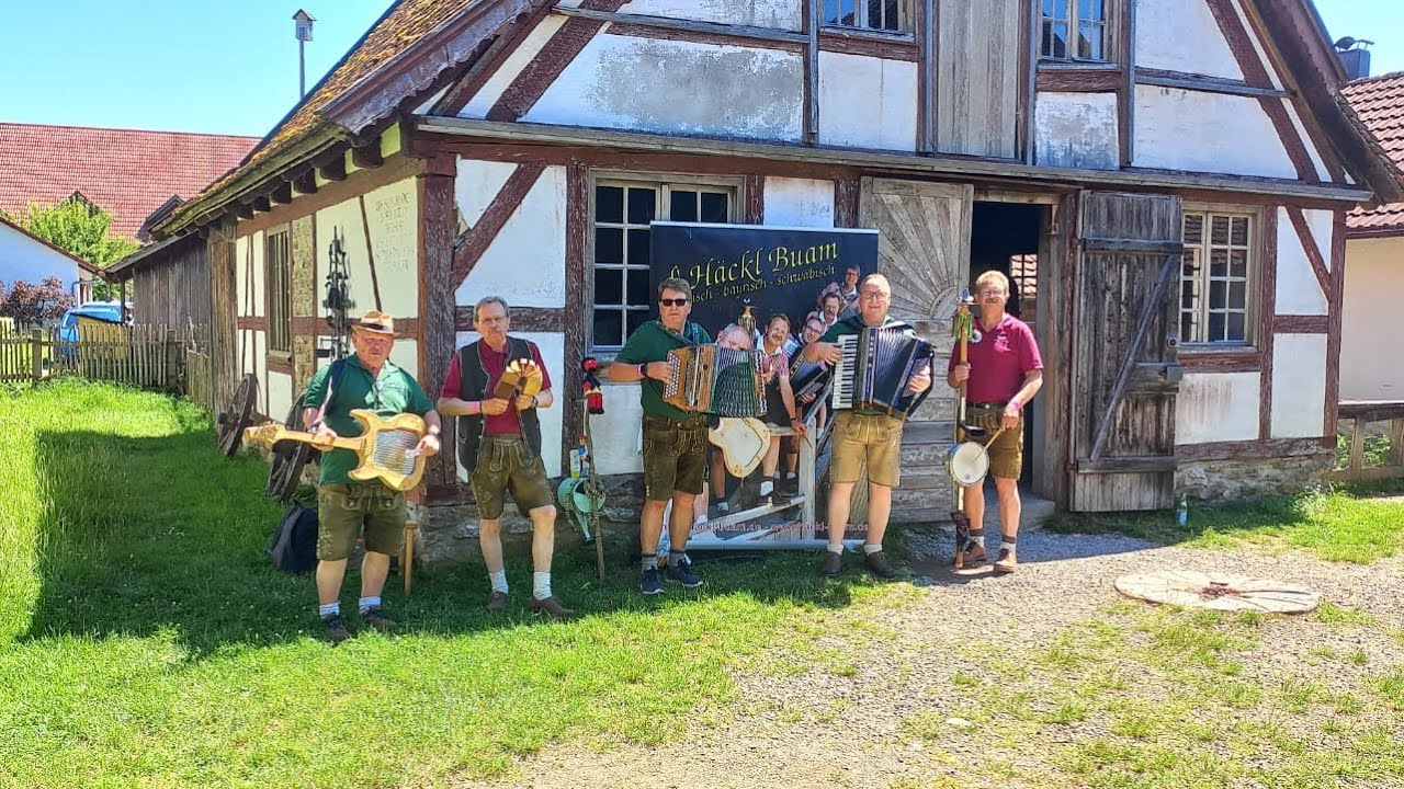 Volksmusiktag in Illerbeuren 2024 mit den Häckl Buam und Musiker Freunden !