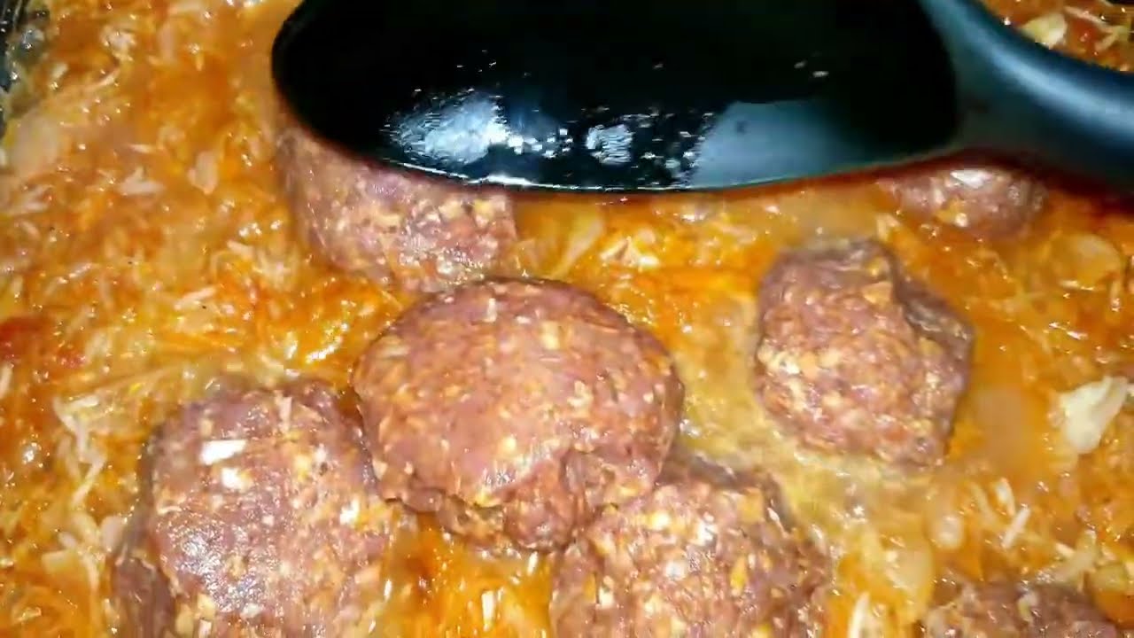«Бюджетно и вкусно: Обед на всю семью за копейки» Тушеная капуста с фрикадельками!