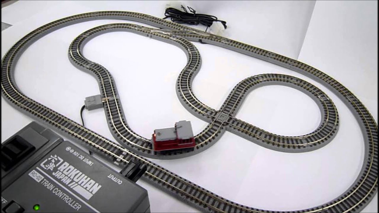Rokuhan Running of Searails GE 25 ton Diesel switcher on Rokuhan R45 45deg track
