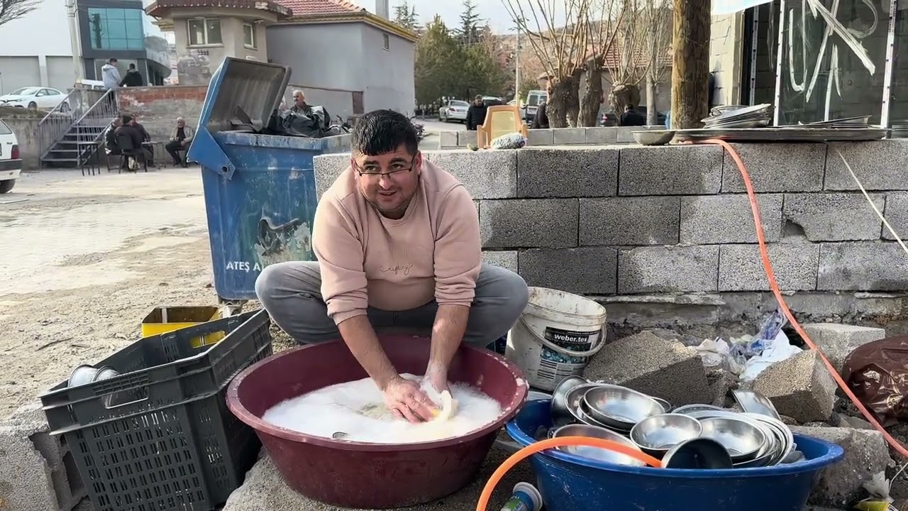 Bügünde Başkanımızın odasını actılar pazara gıttık bulaşıkları yıkadım temizledım arkadaşlarım