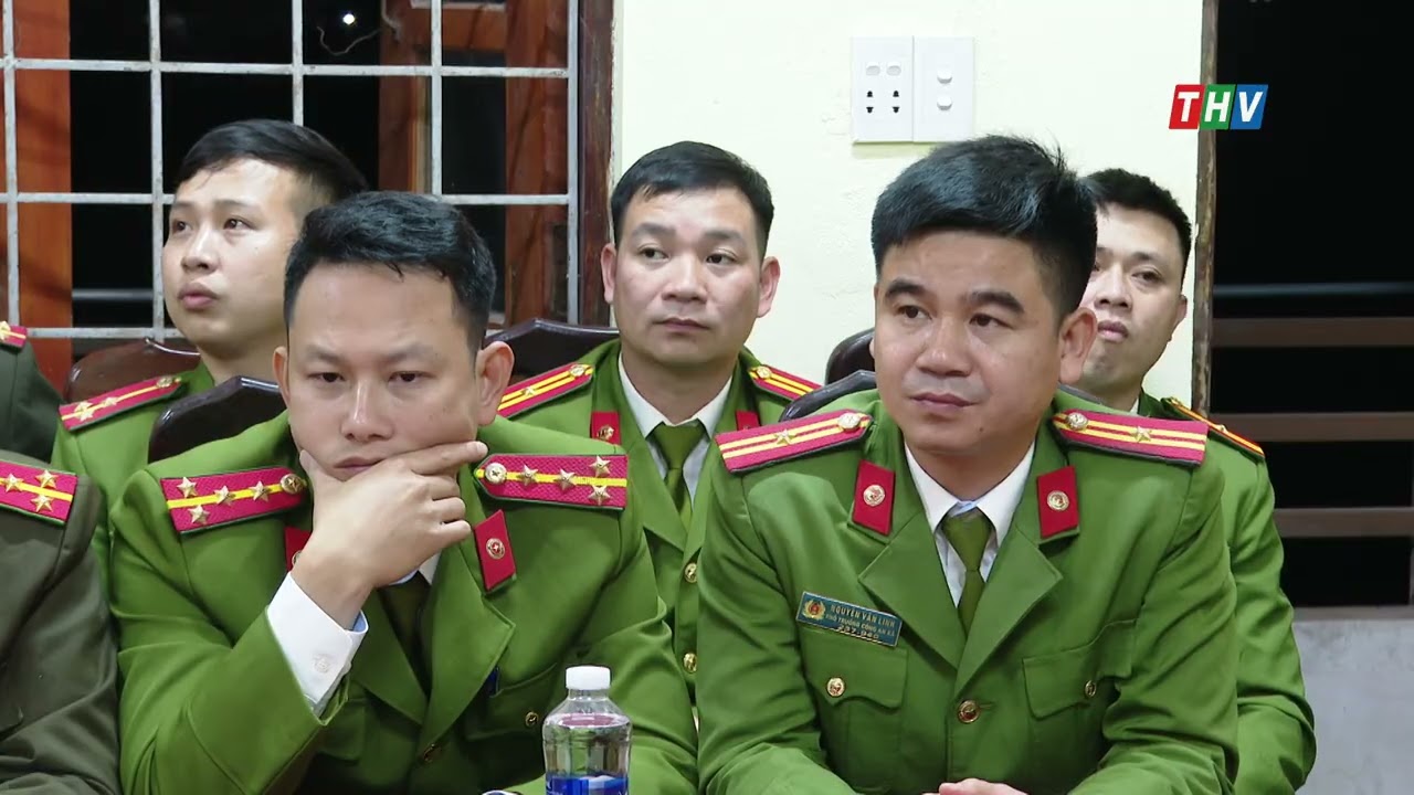 Lãnh đạo xã Tuyên Hóa thăm, động viên Lực lượng Quân sự và Công an làm nhiệm vụ đêm giao thừa