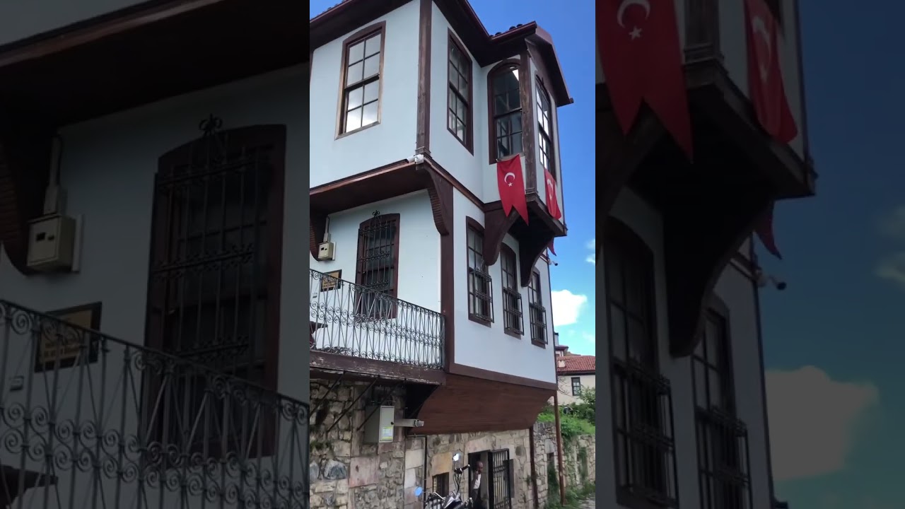 Ordu nun tarihi mahallesi Taşbaşında keşif turu.    Entdeckungstour durch Ordus historisches Viertel