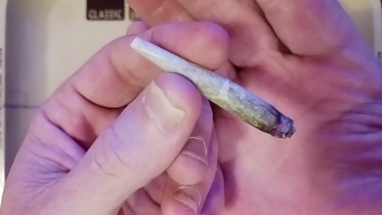 Red Velvet Runtz 23% Ayr Eustis