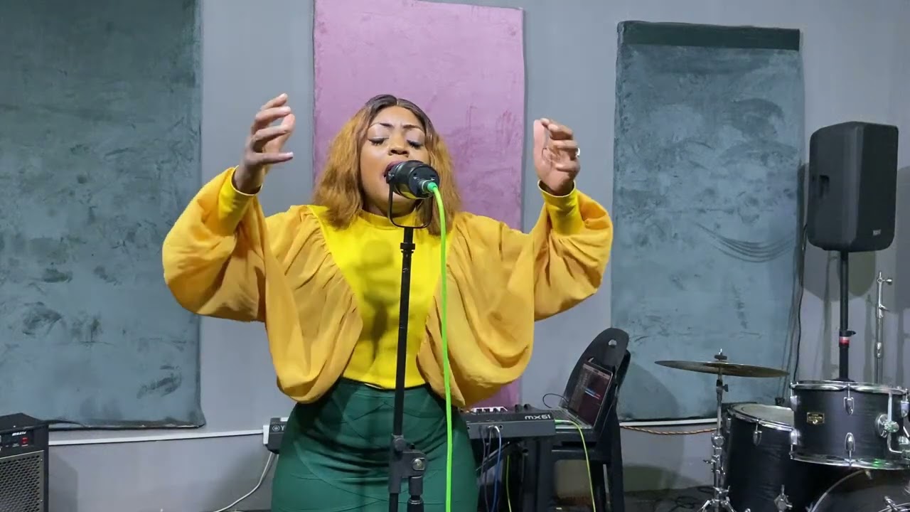 OPHELIA SALT..( Live Acoustic Version ) 