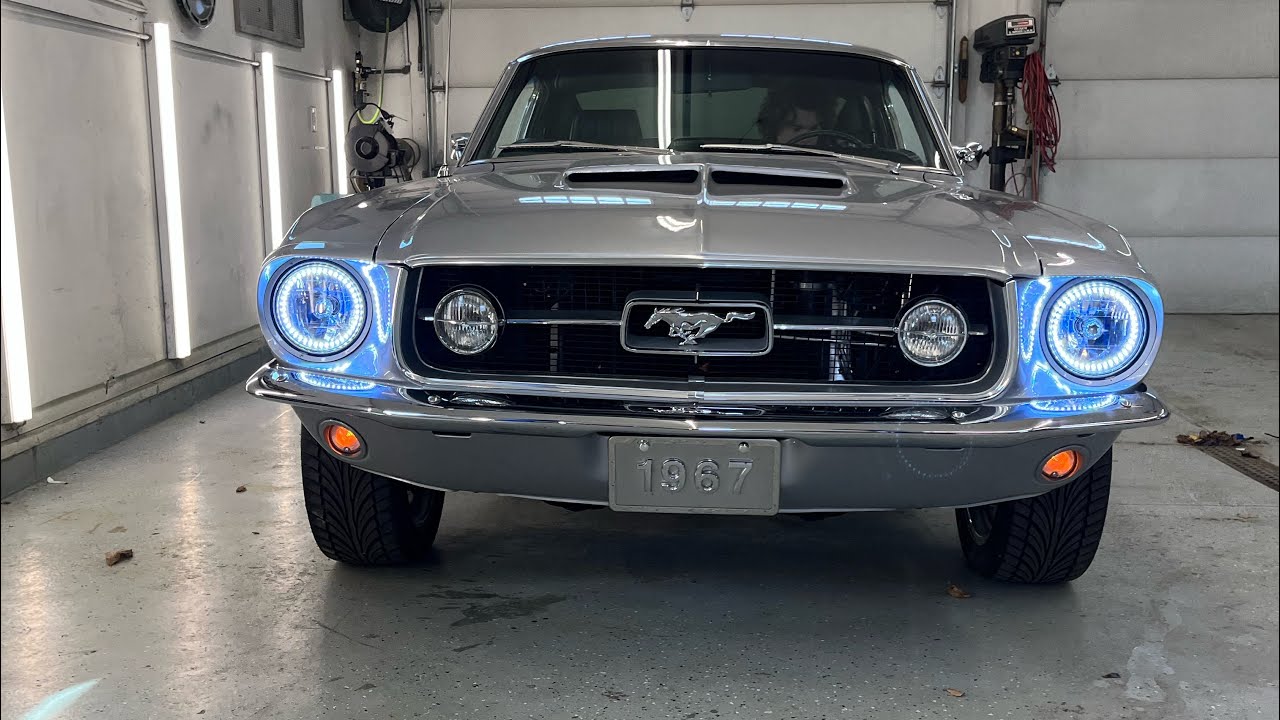 Mustang Fastback 1967 года. Установка светодиодных фар Halo.