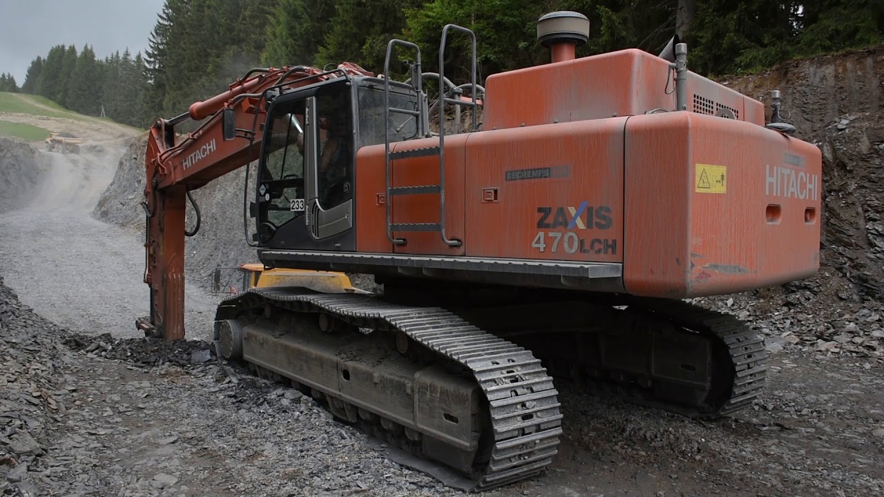Hitachi ZX470 loading Volvo A40G and A30G