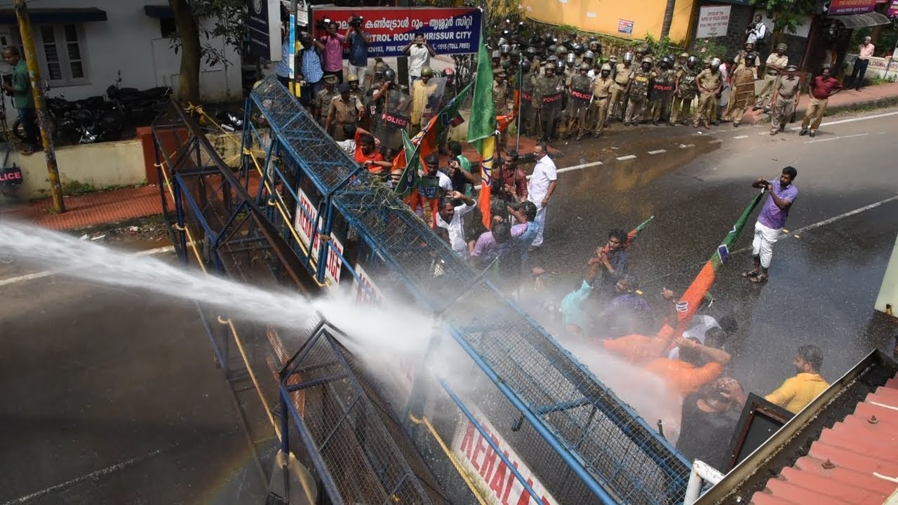 Kerala Police Uses Water Cannon Against Protesters In Thrissur
