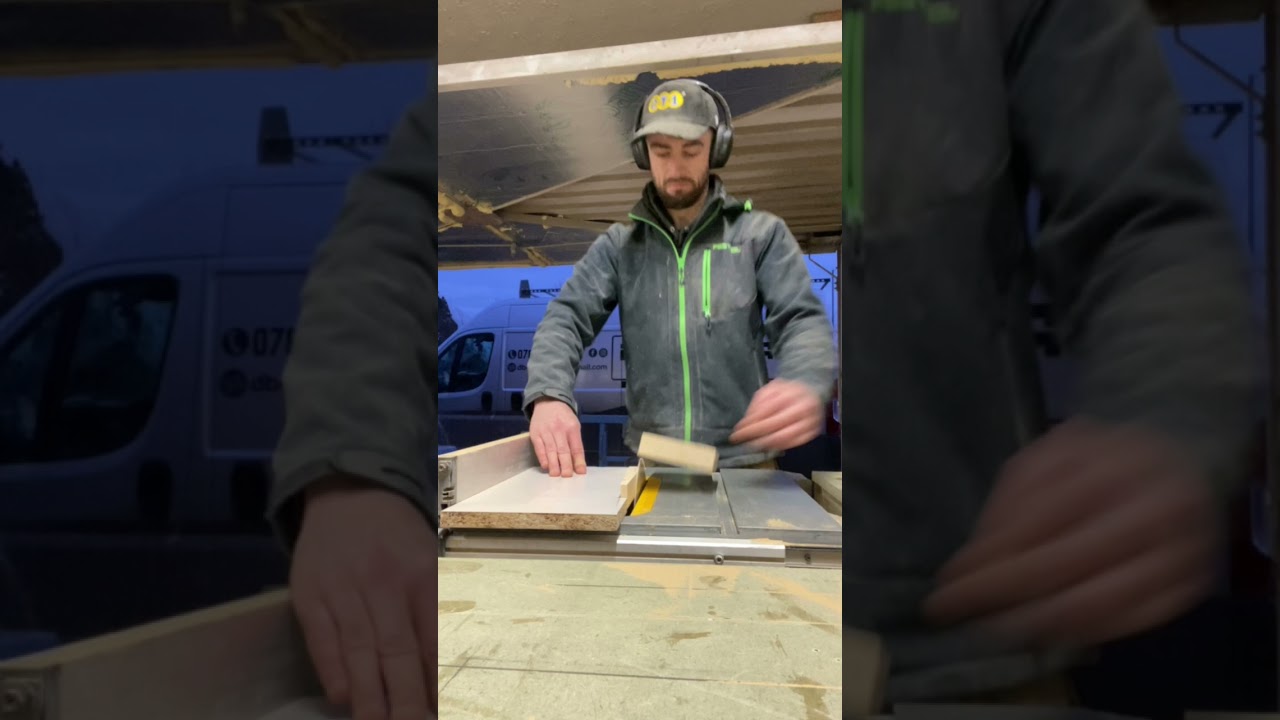 Серьезный несчастный случай с циркулярной пилой (чуть не случился).