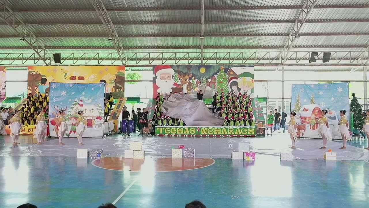 คณะสีเตชะสิงหราช (สีเขียว) การแข่งขันผู้นำเชียร์ และกองเชียร์