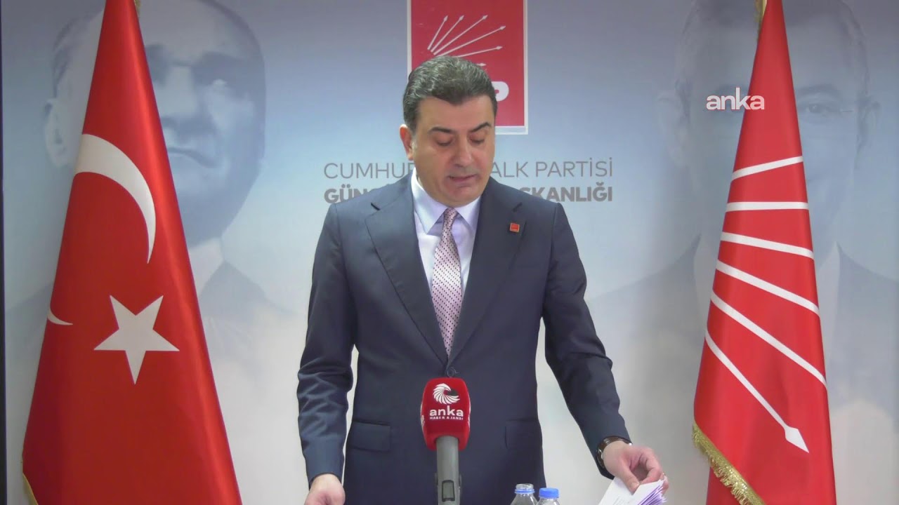 CHP Sözcüsü Zeynel Emre, Güngören İlçe Başkanlığı'nda basın toplantısı yapıyor / İstanbul