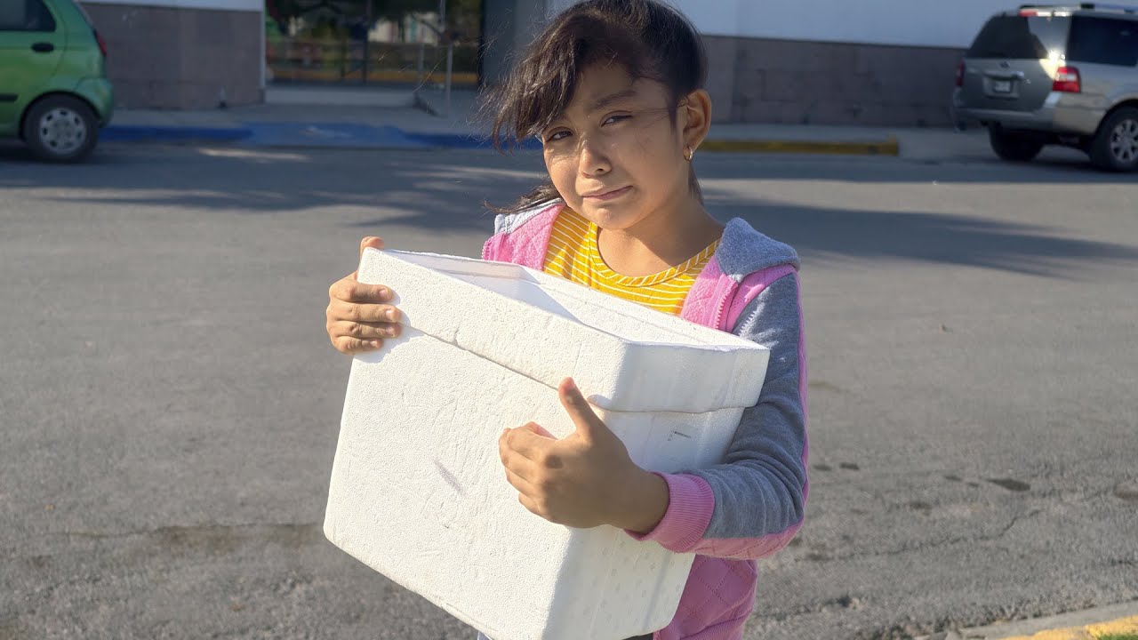 Le dí recompensa millonaria a niña honesta para salvar a su padre 😭 nos hizo llorar a todos